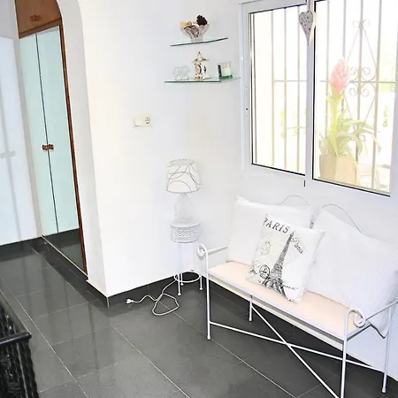 Luxury Detached Near Ameniti