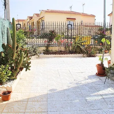 Villa Luxury Detached Near Ameniti